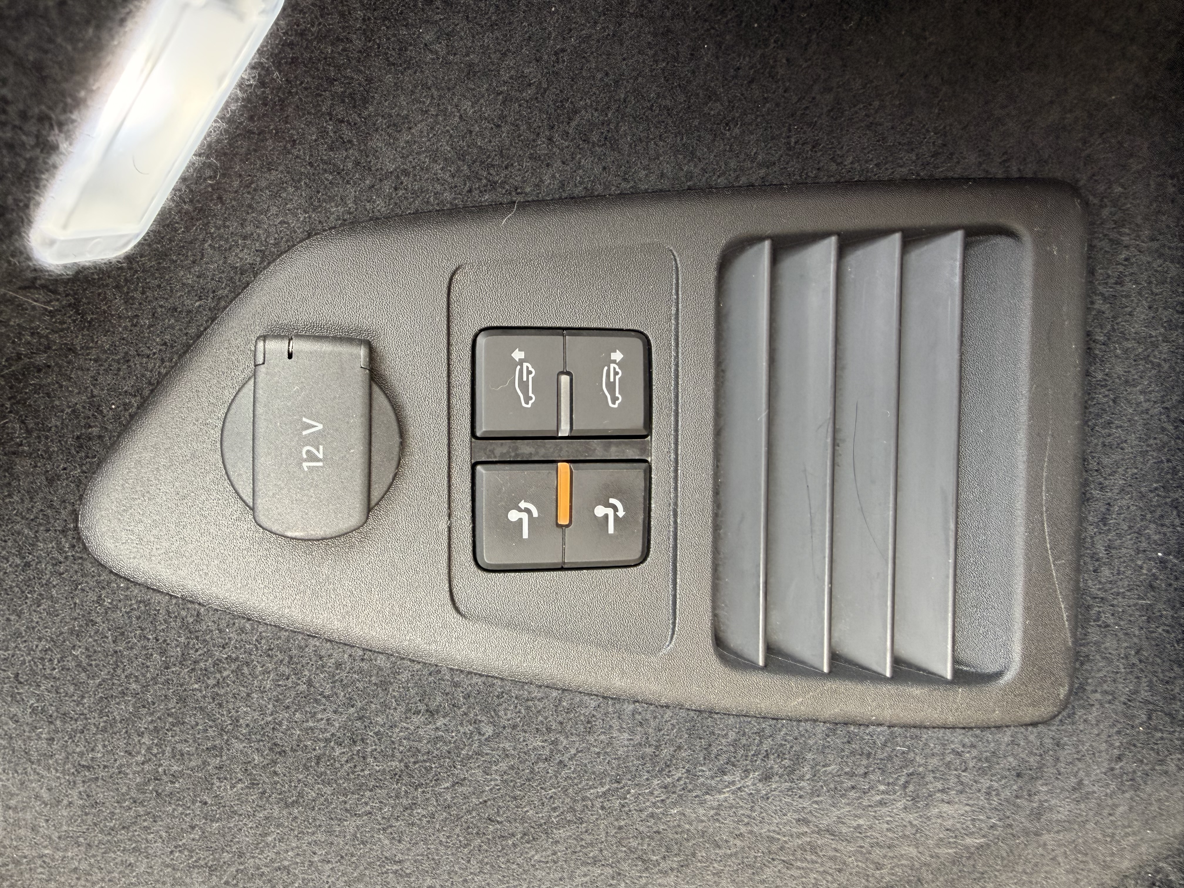 Volkswagen Touareg 3.0 dízel 4 MOTION – 10. kép